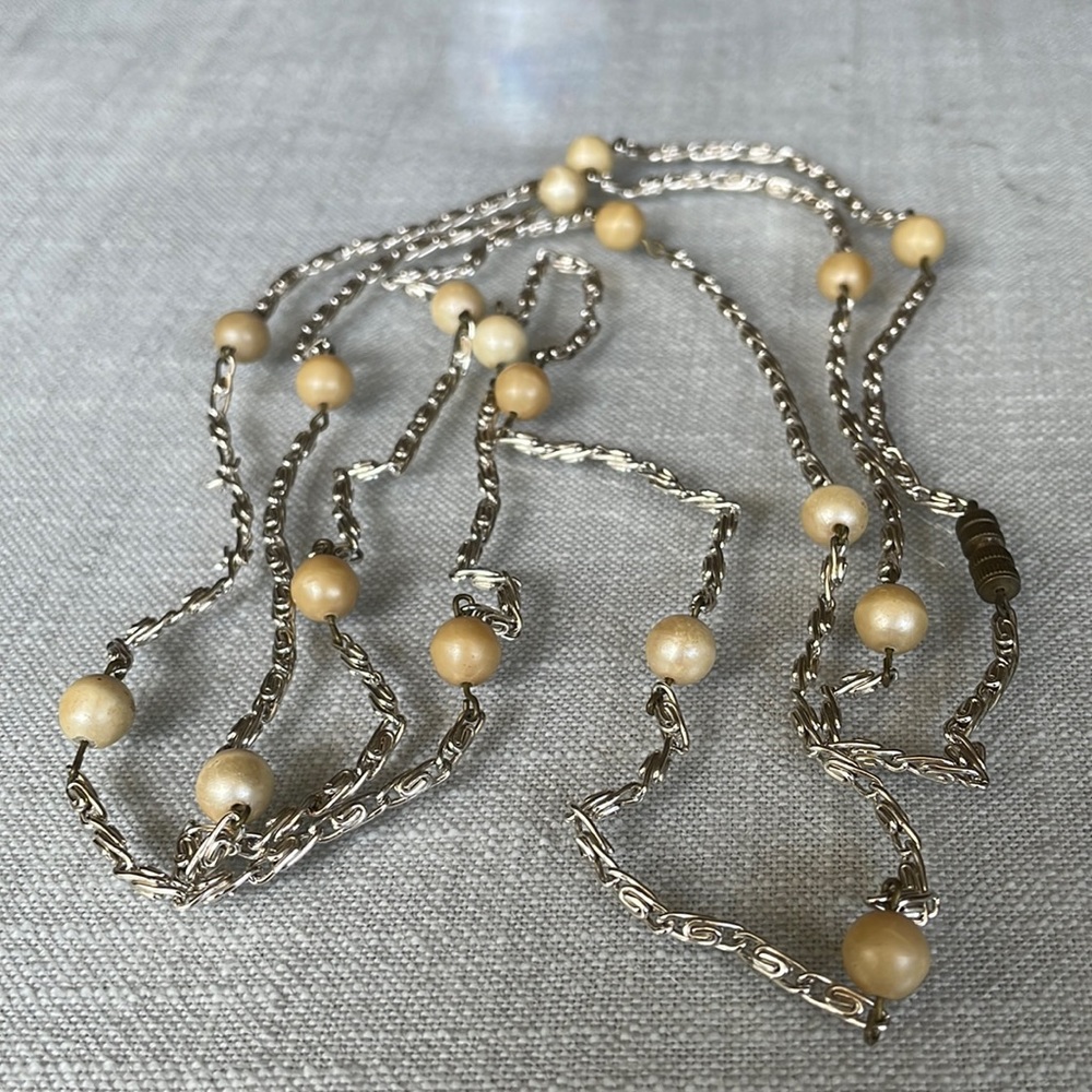 Vintage 28”Mother of Pearl long necklace from Italy.From the 1960 new condition